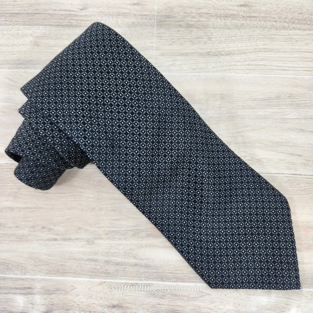IZOD Black And White Silk Tie, Geometric‎ Pattern, 56